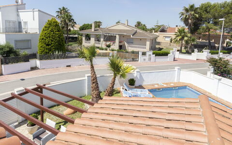 Estrella Ii: Casa, Puerta, Cabaña, Yarda, Silla, Mueble Para Exteriores, Patio Interior, Mesa Al Aire Libre, Planta De Casa, Toldo