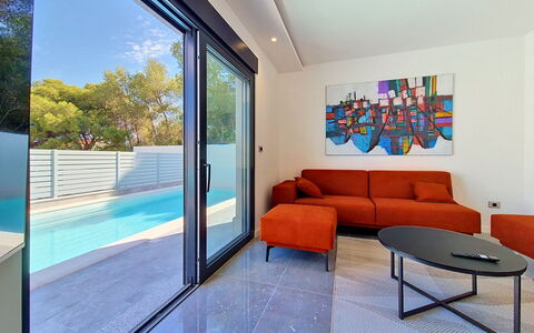 Aloa i: Arquitectura, Diseño De Interiores, Piso, Suelo, Piscina, Techo, Sombra, Inicio De La Puerta, Madera Dura