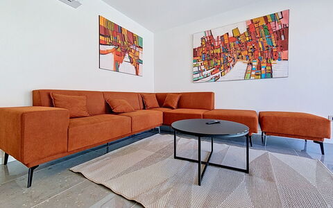 Aloa Iv: Mueble, Sofá, Diseño De Interiores, Piso, Suelo, Sala, Madera, Mesa, Casa