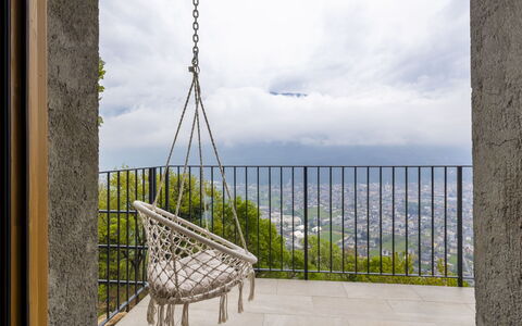 Valtellina 645: Material Compuesto, Balcón, Hierro, Pretil, Mueble Para Exteriores, Balaustre, Silla, Cerca, Porche, La Luz Del Día