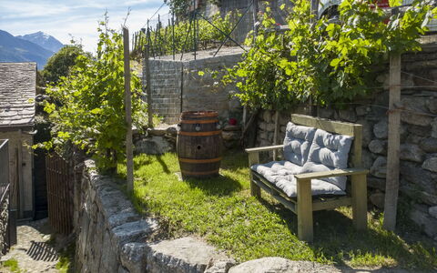 Valtellina 645: Pared De Piedra, Cordillera, Maceta, Losa, Jardín, Mueble Para Exteriores, Planta De Casa, Paisajismo, Patio Interior, Alpes