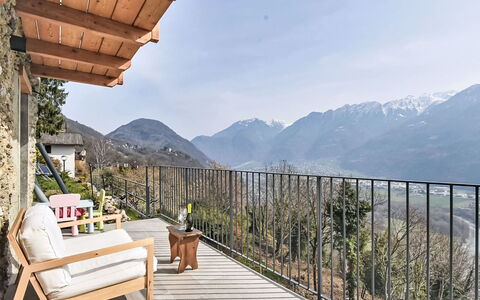 Valtellina 645: Montaña, Colina, Porche, Cordillera, Hill Station, Balcón, Valle, Cresta, Alpes, Mueble Para Exteriores