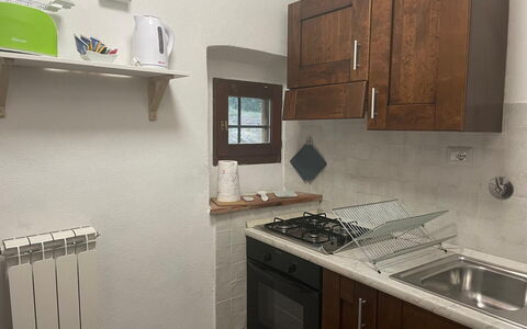 Borgo Antico, Pool, Barberino del Mugello: Aparato De Cocina, Cocina, Electrodoméstico, Mostrador, Madera, Fregadero, Estufa De Cocina, Piso, Gabinetes, Electrodoméstico