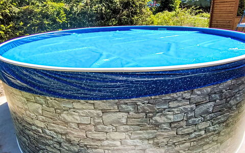 U Potůčku: Azul, Material Compuesto, Piscina, Fuente De Agua
