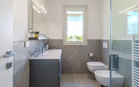 La Serena: Baño, Arreglo De Tubería, Piso, Pared, Diseño De Interiores, Lavabo, Suelo, Lavabo Del Baño, Baño, Grifo