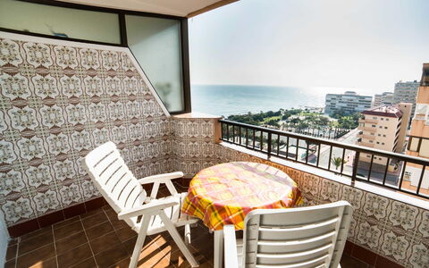 Miramar Iv: Mueble, Propiedad, Edificio, Silla, Ventana, Madera, Mesa, Comodidad, Textil, Cielo