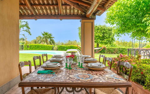 Villa Polistena: Recurso, Jardín, Eco Hotel, Silla, Hacienda, Inmuebles, Sombra, Patio Interior, Paisajismo, Casa De Campo