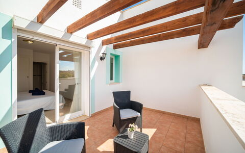 Cala Murada 102: Piso, Suelo, Techo, Departamento, Manchas De Madera, Silla, Sombra, Madera Dura, Balcón, Suelos De Madera