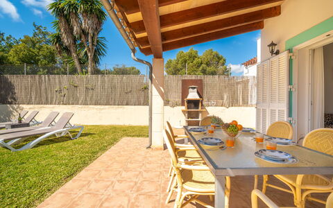 Cala Murada 102: Mueble, Sombra, Casa, Mueble Para Exteriores, Silla, Inmuebles, Jardín, Patio Interior, Eco Hotel, Paisajismo
