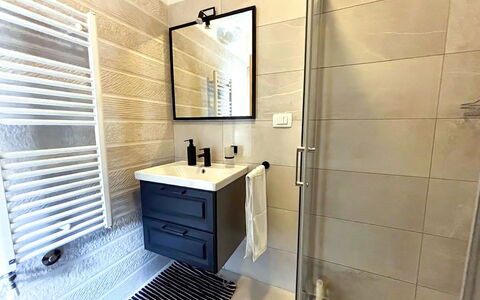 Ivka: Piso, Suelo, Diseño De Interiores, Arreglo De Tubería, Baño, Plomería, Loseta, Habitación, Mueble De Baño