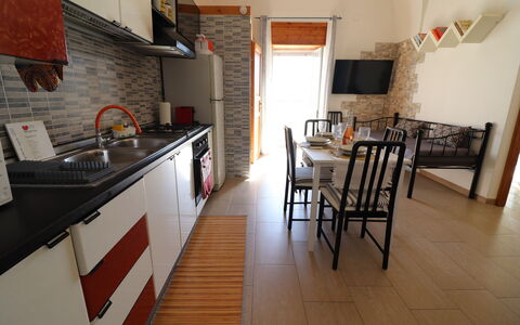Galene'S Home: Mueble, Piso, Diseño De Interiores, Suelo, Silla, Cocina Y Comedor Mesa, Mesa, Habitación, Cocina, Electrodoméstico