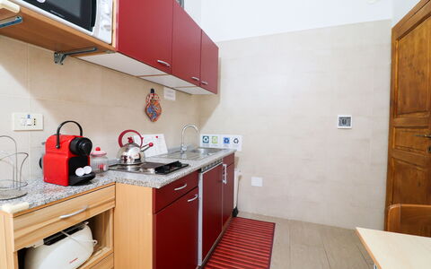Kyma'S House: Aparato De Cocina, Cocina, Electrodoméstico, Piso, Mostrador, Madera, Gabinetes, Fregadero, Mueble, Suelo