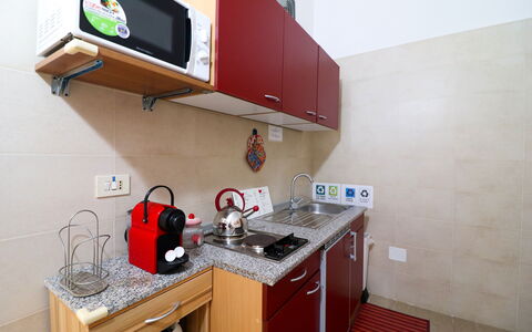 Kyma'S House: Aparato De Cocina, Cocina, Electrodoméstico, Mostrador, Piso, Pequeños Electrodomésticos, Gabinetes, Fregadero, Lavabo, Electrodoméstico