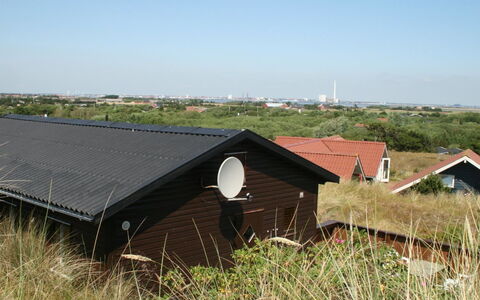 Rohan - 800M from the Sea: Casa, Techo, Casa, Puerta, Cabaña, Sombra, Jardín, Cobertura Del Suelo, Porche, Yarda