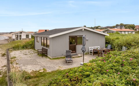 Signhild - 5M to the Fjord: Madera, Casa, Cabaña, Casa, Techo, Área Rural, Vía Muerta, Cuarto De Troncos, Edificios Del Jardín, Madera Dura