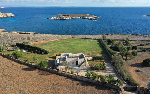Villa Stornella: Cuerpo De Agua, Agua, Costa, Los Recursos Hídricos, Costeras Y Los Accidentes Geográficos Oceánico, Mar, Paisaje Natural, Paisaje, Horizonte, Apuntalar