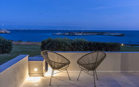 Villa Stornella: Mueble, Mueble Para Exteriores, Silla, Sombra, Balcón, Mesa De Café, Recurso, Hotel, Brazo, Eco Hotel