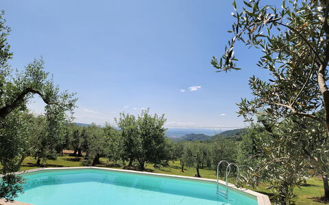 Il Casale di San Jacopo con Piscina Privata: Azul, Piscina, Sombra, Patio Interior, Paisajismo, Jardín, Eco Hotel, Inmuebles, Recurso, Yarda