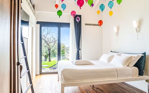 Idea 18: Mueble, Habitación, Diseño De Interiores, Cama, Madera, Lecho, Sábana, Encendiendo, Suelo, Casa