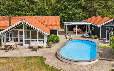 Saija - 2.1Km from the Sea: Cabaña, Mueble Para Exteriores, Inmuebles, Sombra, Piscina, Yarda, Casa De Campo, Patio Interior, Recurso, Edificios Del Jardín