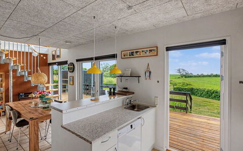 Angret - 380M from the Sea: Techo, Madera Dura, Cocina, Manchas De Madera, Diseño, Silla, Madera Contrachapada, Mostrador, Planta De Casa, Cocina Y Comedor Mesa