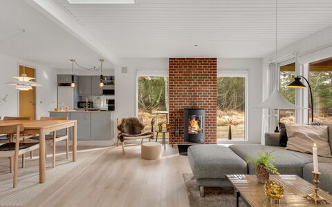 Leonor - 1.8Km from the Sea: Piso, Pared, Diseño De Interiores, Madera, Suelo, Mueble, Techo, Suelos De Madera, Sala, Casa