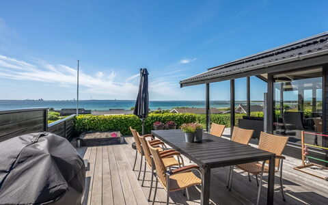 Gertina - 100M from the Sea: Casa, Techo, Casa, Puerta, Cabaña, Sombra, Jardín, Cobertura Del Suelo, Porche, Yarda