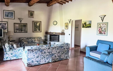 Villa Cecilia: Mueble, Pared, Piso, Diseño De Interiores, Habitación, Sofá, Suelo, Mesa, Sala, Casa