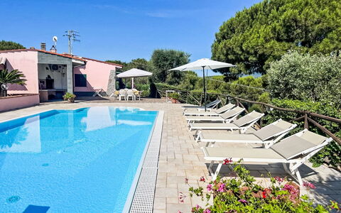 Villa Cecilia: Recurso, Mueble Para Exteriores, Hotel, Ciudad De Vacaciones, Piscina