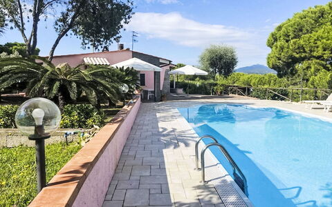 Villa Cecilia: Barrio Residencial, Casa, Casa, Puerta, Departamento, Suburbio, Balcón, Patio, Yarda, Entrada De Coches
