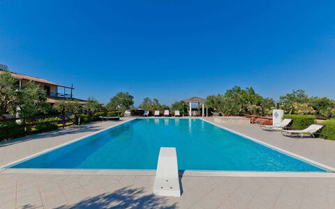 Villa Ophelia: Piscina, Recurso, Eco Hotel, Inmuebles, Sombra, Mueble Para Exteriores, Hotel, Hacienda, Ciudad De Vacaciones, Villa