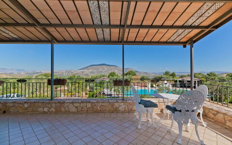 Villa Ophelia: Mueble, Silla, Sombra, Mueble Para Exteriores, Piscina, Recurso, Porche, Eco Hotel, Estructura Al Aire Libre, Patio