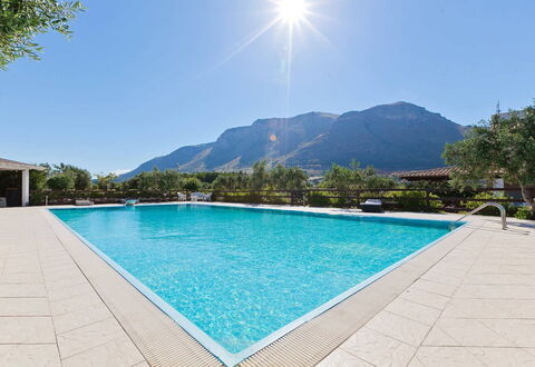 Villa Ophelia: Agua, Piscina, Accidentes Geográficos Montañosas, Montaña, Recurso, Cordillera, Ocio, Eco Hotel, Ciudad De Vacaciones, Mueble Para Exteriores
