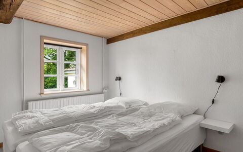 Nette - 15Km from the Sea: Pared, Madera, Habitación, Techo, Diseño De Interiores, Piso, Cama, Suelo, Lecho, Sábana