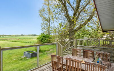 Eveline - 800M from the Sea