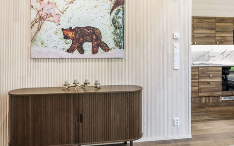 Villa Lumo: Madera, Mueble, Diseño De Interiores, Piso, Suelo, Manchas De Madera, Material Natural, Sala, Madera Dura, Marco