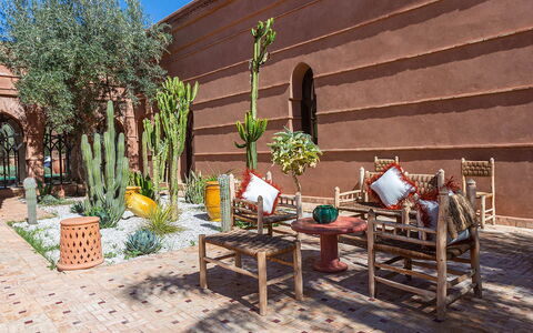 Villa Kanza: Maceta, Jardín, Planta De Casa, Paisajismo, Sombra, Ladrillo, Hacienda, Diseño, Patio, Losa