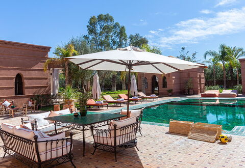 Villa Kanza: Piscina, Recurso, Mueble Para Exteriores, Fuente De Agua, Paraguas, Inmuebles, Hacienda, Patio, Sombra, Sunlounger