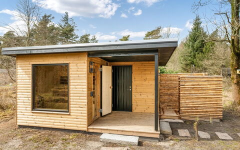 Anu - 2Km to the Fjord: Mueble, Madera, Diseño De Interiores, Piso, Suelo, Silla, Habitación, Techo, Sala, Departamento
