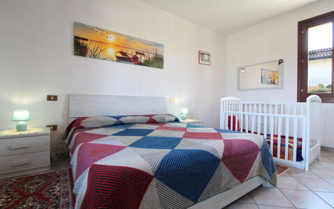 Villa Camerini, Nature, Bikes and Beaches: Suelo, Diseño De Interiores, Mueble, Departamento, Habitación, Habitación, Cama, Lecho, Marco De La Cama, Marco