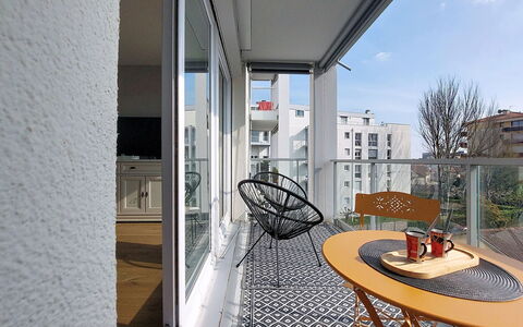 Le Colibri: Madera, Departamento, Diseño De Interiores, Mueble, Suelo, Casa, Balcón, Vaso, Silla, Condominio