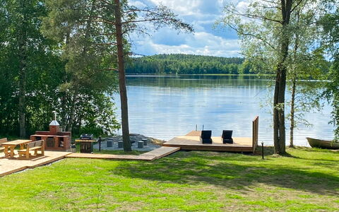 Aurinko Vanaja: Lago, Sombra, Jardín, Mueble Para Exteriores, Madera Dura, Reservorio, Muelle, Cubierta, Césped, Parque