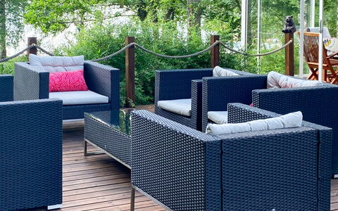 Aurinko Vanaja: Mueble, Mueble Para Exteriores, Silla, Jardín, Mesa Al Aire Libre, Mimbre, Patio, Material Natural, Brazo, Yarda