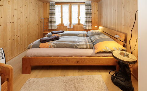 Haus Margrittli: Mueble, Madera, Diseño De Interiores, Piso, Suelo, Habitación, Cama, Techo, Habitación, Encendiendo