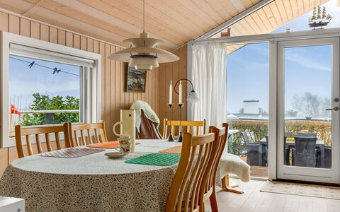 Gro - 250M from the Sea: Madera, Techo, Casa, Casa, Arquitectura, Vía Muerta, El Terreno Del Lote, Cabaña, Cobertizo, Edificios Del Jardín