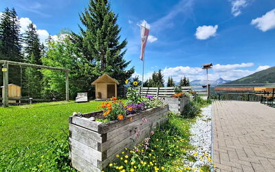 Navis 604: Primavera, Hill Station, Cordillera, Jardín, Valle, Paisajismo, Alpes, Alerce, Cerca
