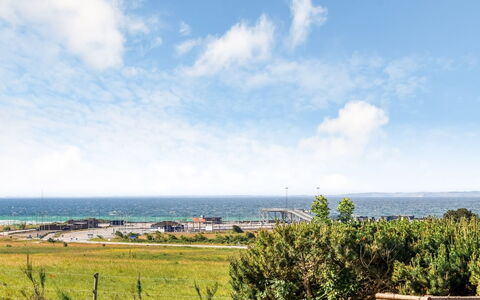 Delan - 650M from the Sea: Cielo, Azul, Tiempo De Día, Horizonte, Mar, Verano, Costa, Costeras Y Los Accidentes Geográficos Oceánico, Oceano, Apuntalar