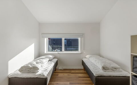 Emelita - 1.4Km from the Sea: Techo, Habitación, Lecho, Cama, Sábana, La Luz Del Día, Marco De La Cama, Suelos De Madera, Congelación