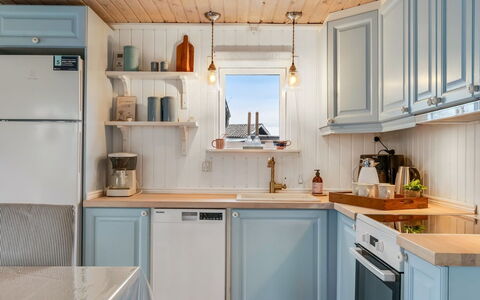Nikica - from the Sea: Cocina, Aparato De Cocina, Diseño De Interiores, Electrodoméstico, Mostrador, Madera, Gabinetes, Habitación, Mueble, Electrodoméstico