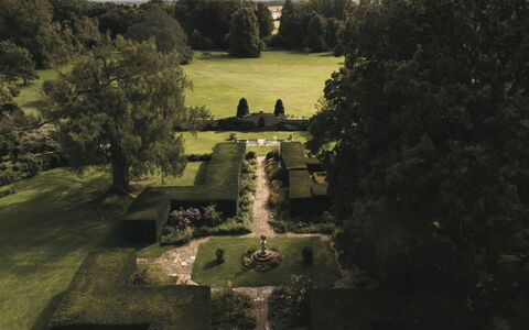 Innes House: Arbusto, Paisaje, Jardín, Césped, Parque, Paisajismo, Cobertura, Plantación, Ocio, Jardín Botánico